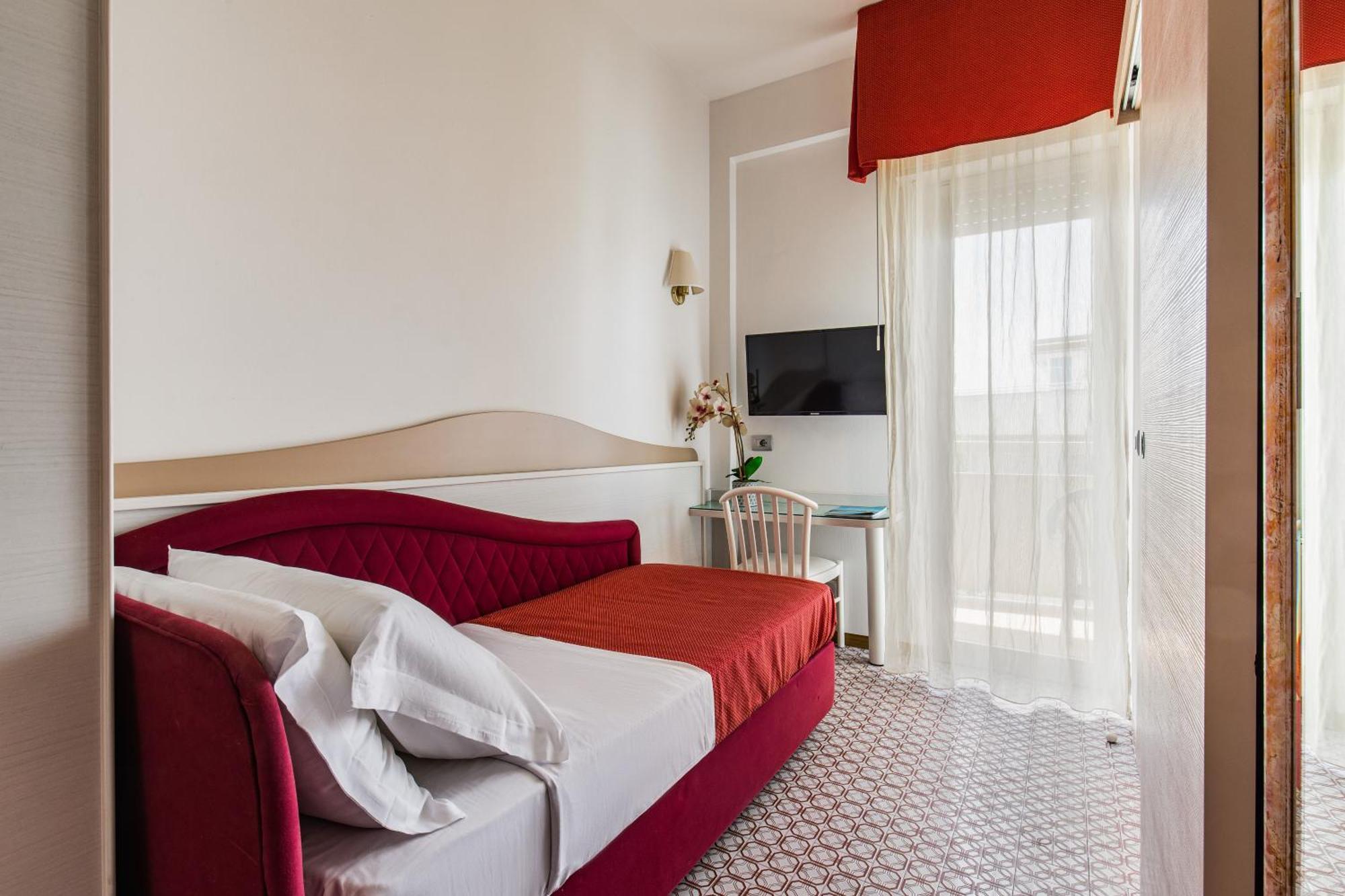 Hotel Caravelle チェゼナーティコ エクステリア 写真