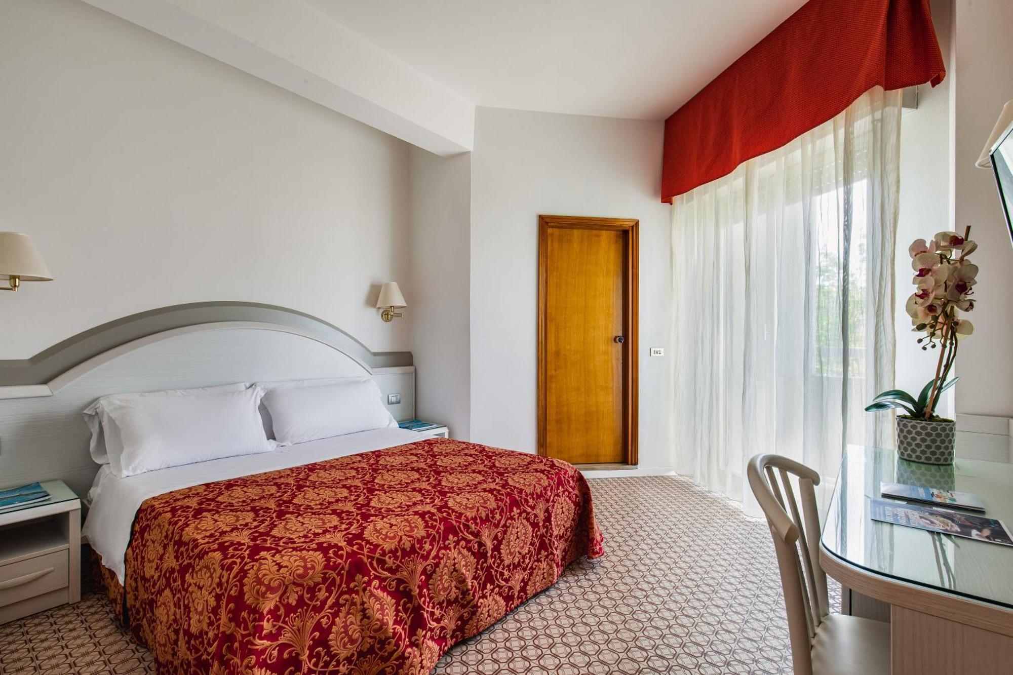 Hotel Caravelle チェゼナーティコ エクステリア 写真