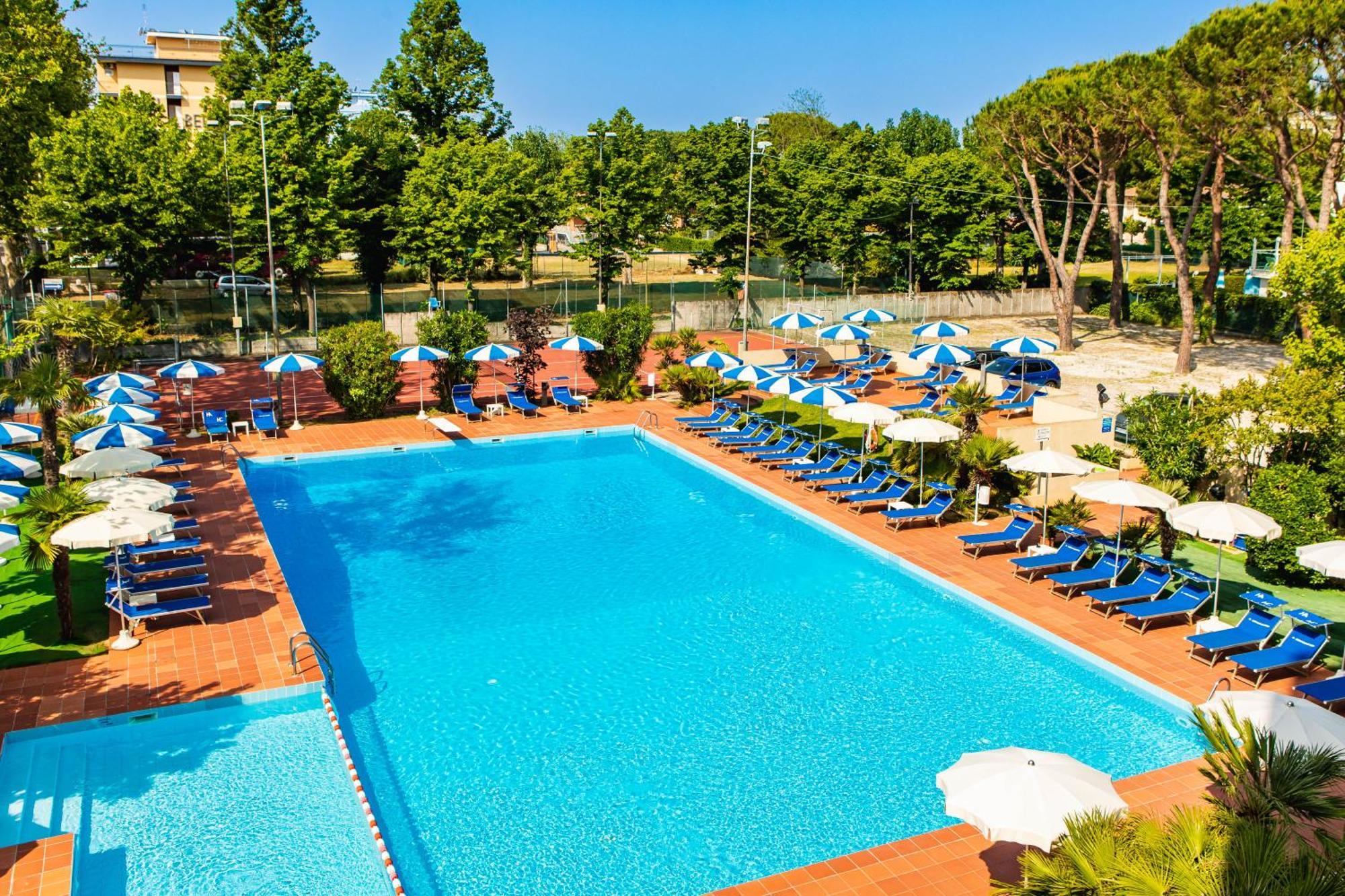 Hotel Caravelle チェゼナーティコ エクステリア 写真